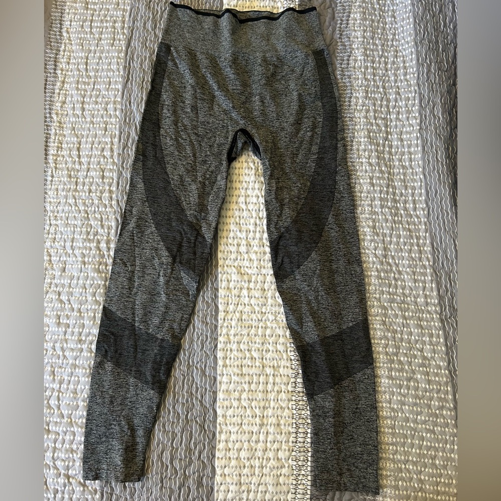 PINK Victoria's Secret Seamless Heathered Black and Gray Leggings